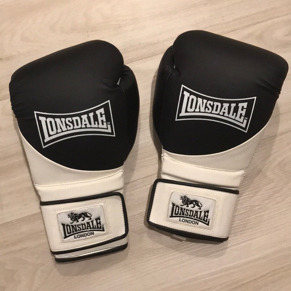 lonsdale 14oz boxing gloves